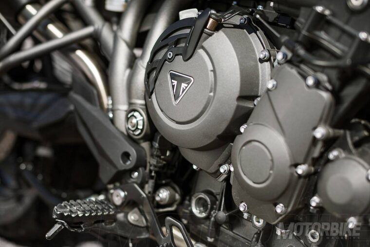 Triumph-Tiger-800-XRT-2018-Fotos-Detalle-11