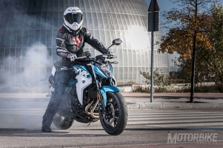 CFMoto-400NK-prueba-09