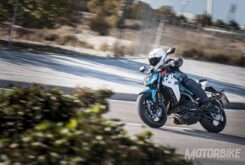CFMoto 400NK prueba 10