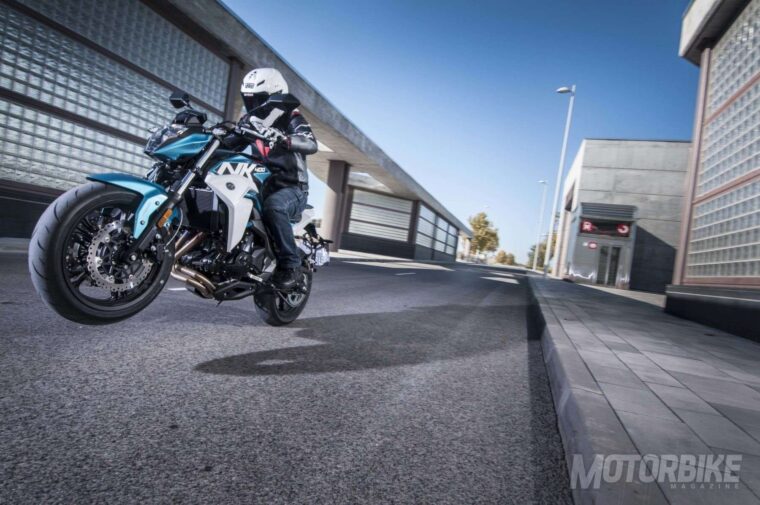 CFMoto-400NK-prueba-22