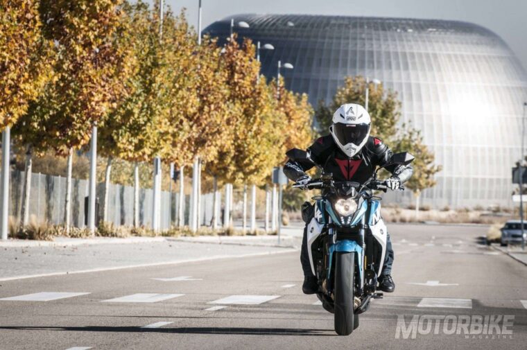 CFMoto-400NK-prueba-49