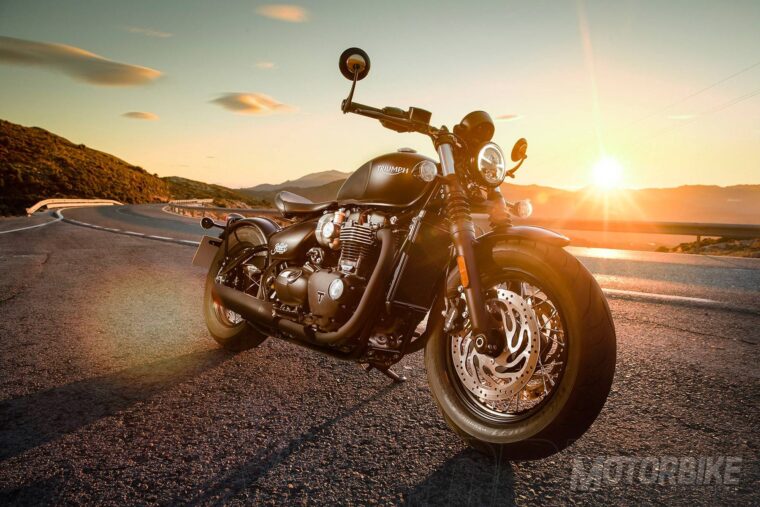 Triumph Bobber Black 2018 18