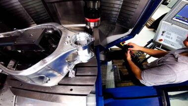 Video fabricacion chasis Kalex Moto2 10