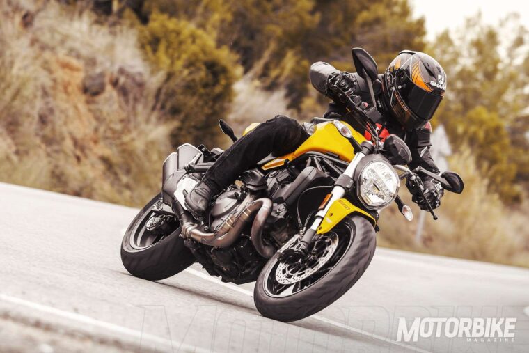 Ducati-Monster-821-2018-pruebaMBK-03