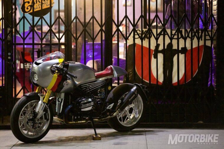 BMW-R-nineT-Autobahn-Streak-JSK-03