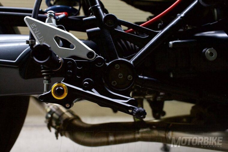 BMW-R-nineT-Autobahn-Streak-JSK-05