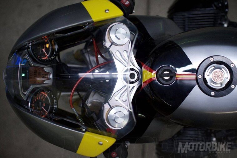 BMW-R-nineT-Autobahn-Streak-JSK-06