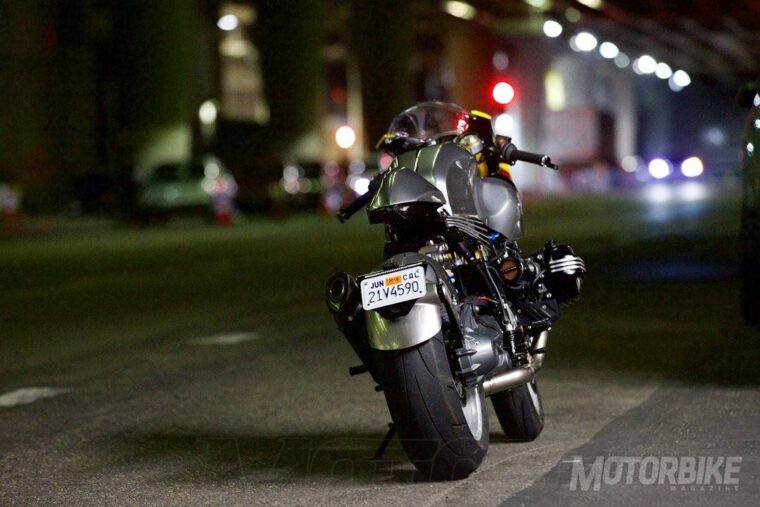 BMW-R-nineT-Autobahn-Streak-JSK-09