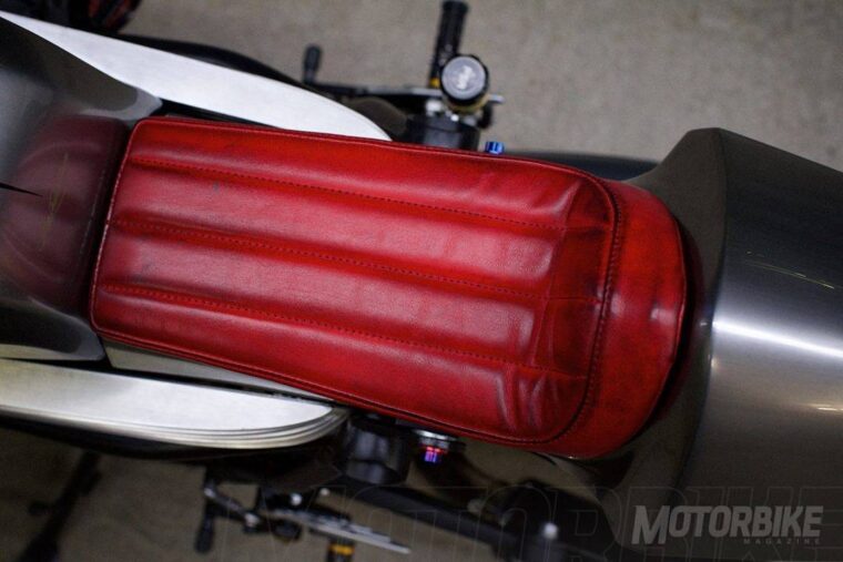 BMW-R-nineT-Autobahn-Streak-JSK-12