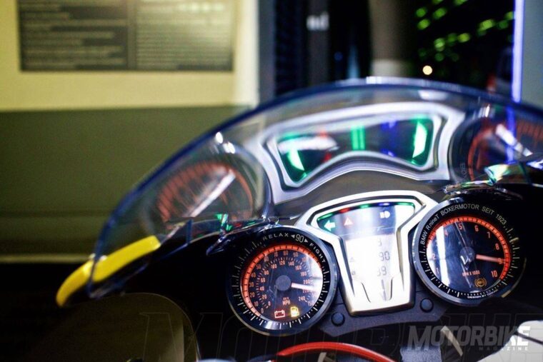 BMW-R-nineT-Autobahn-Streak-JSK-13