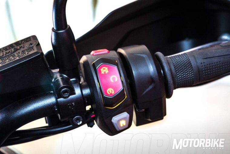 Cuadro-mandos-Triumph-Tiger-800-XCa-2018-9