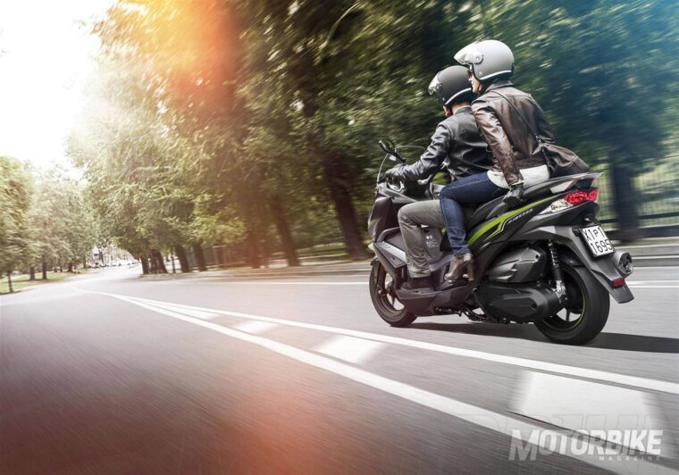 Kawasaki-J300-2018-05