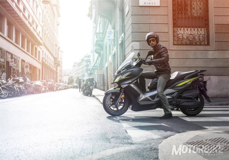 Kawasaki-J300-2018-11