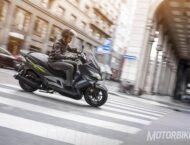 Kawasaki J300 2018 13