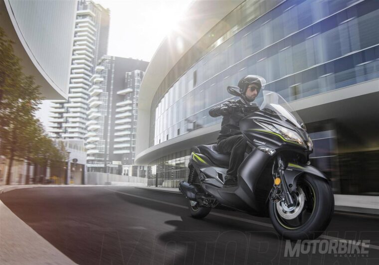 Kawasaki-J300-2018-15