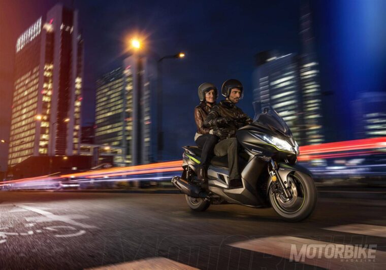 Kawasaki-J300-2018-19