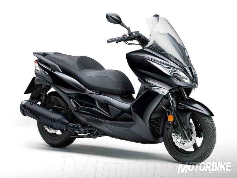 Kawasaki-J300-2018-28