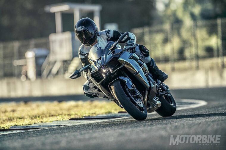 Kawasaki-Ninja-H2-2018-11