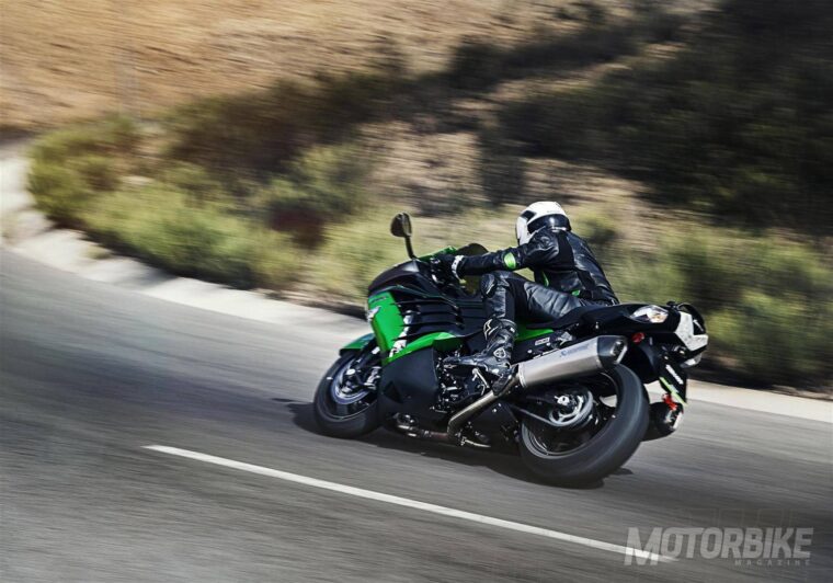 Kawasaki-ZZR1400-Performance-Sport-2018-08