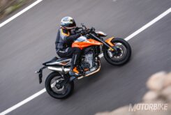 Fotos accion KTM 790 Duke 2018 15