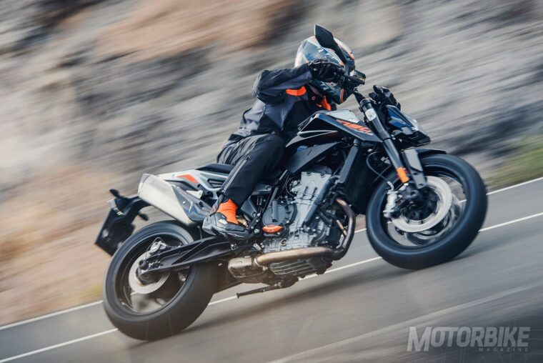 Fotos accion KTM 790 Duke 2018 3