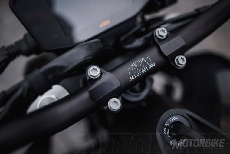 KTM-790-Duke-2018-Fotos-Estatics-12