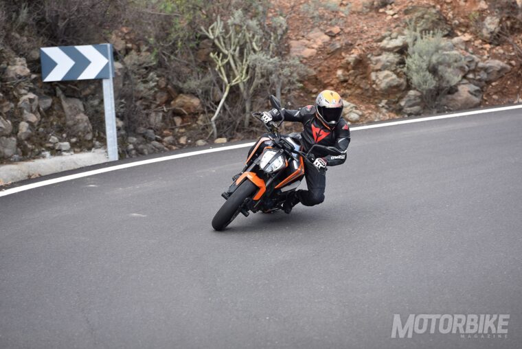 Prueba-KTM-790-Duke-2018-22
