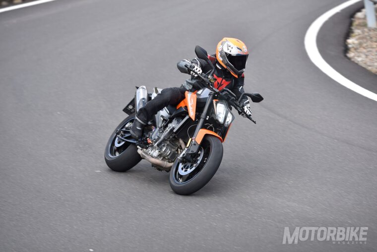 Prueba-KTM-790-Duke-2018-23