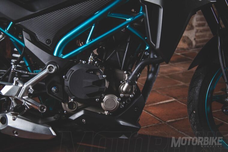 CFMoto-250NK-2018-10