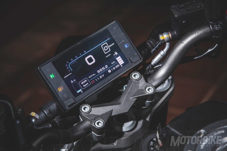 CFMoto-250NK-2018-14