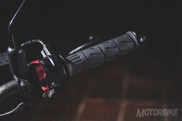 CFMoto-250NK-2018-17