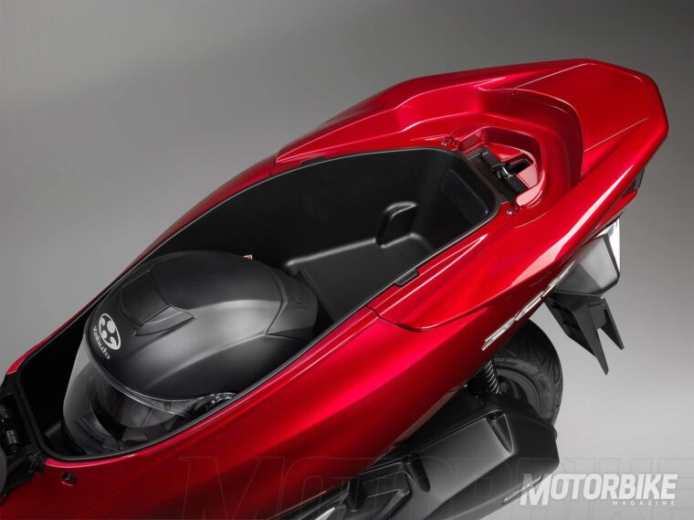 Honda-PCX-125-2018-29