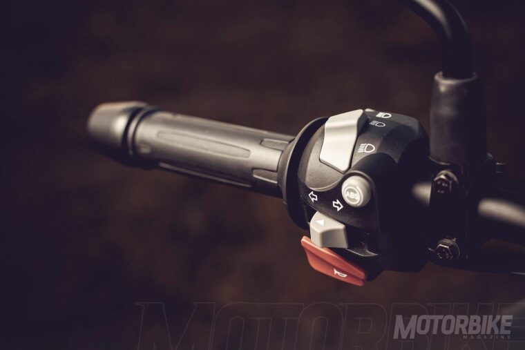 BMW-G-310-GS-comparativaMBK055