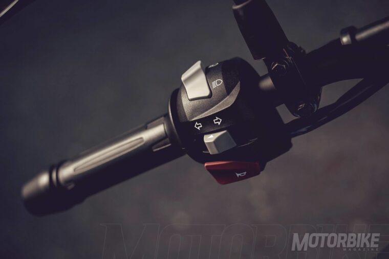 BMW-G-310-R-comparativaMBK060