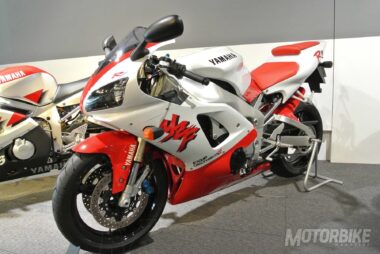 Yamaha YZF R1 1998 06