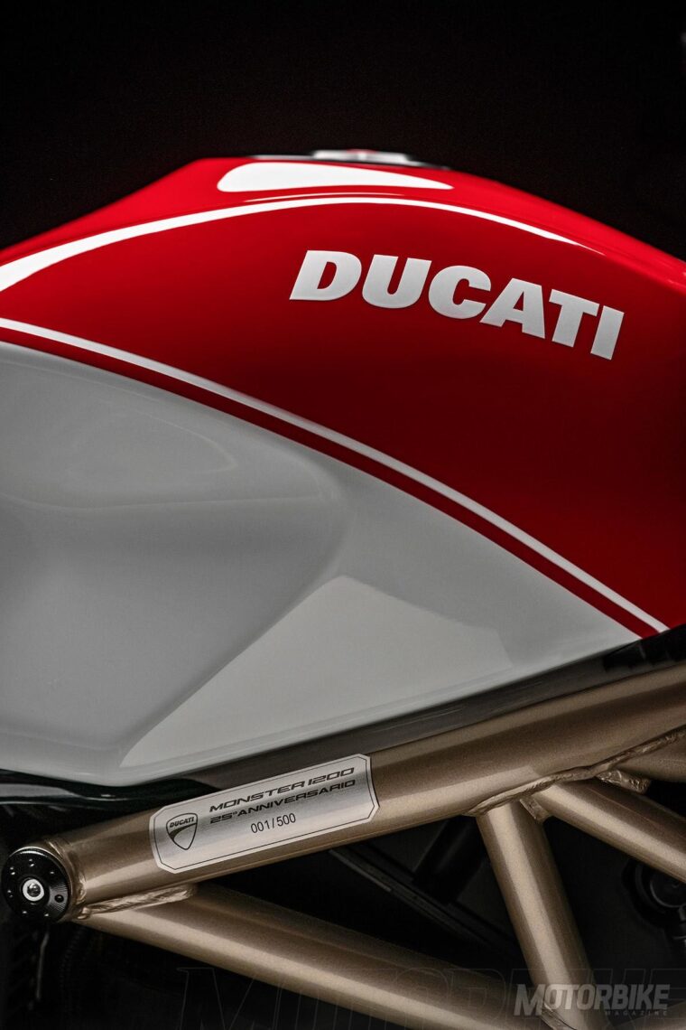 Ducati-Monster-1200-25-Anniversario-2018-27