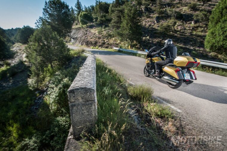 BMW-K-1600-GA-2018-Grand-America-pruebaMBK06