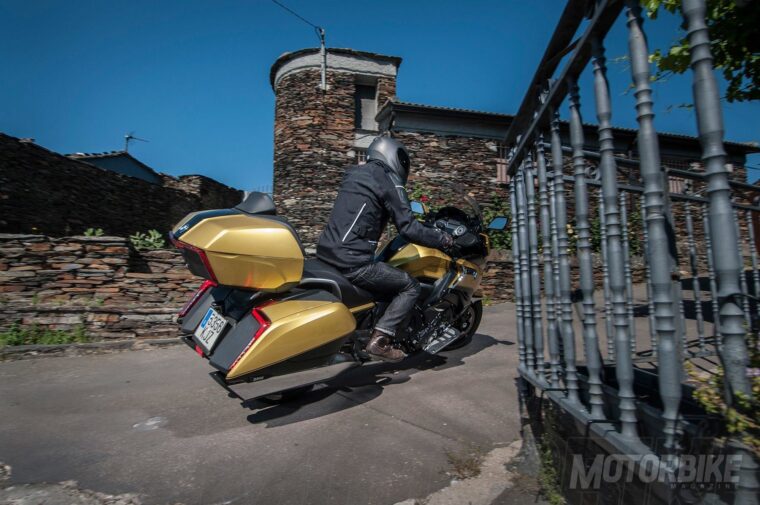 BMW-K-1600-GA-2018-Grand-America-pruebaMBK26