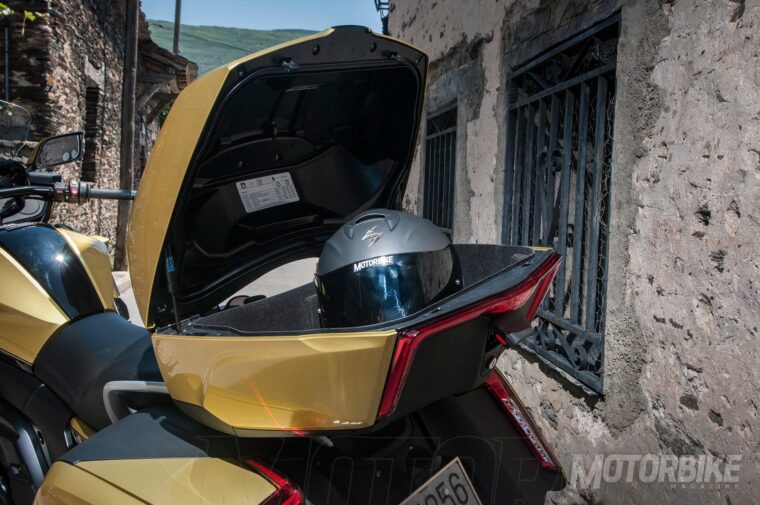 BMW-K-1600-GA-2018-Grand-America-pruebaMBK61