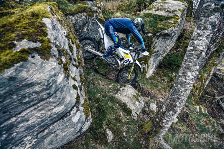 Husqvarna-TE-300i-2019-23