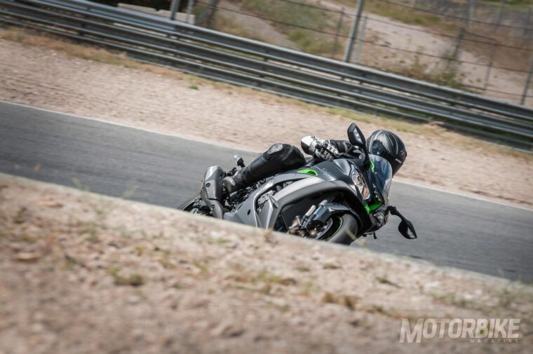 Kawasaki-ZX-10R-SE-2018-pruebaMBK01