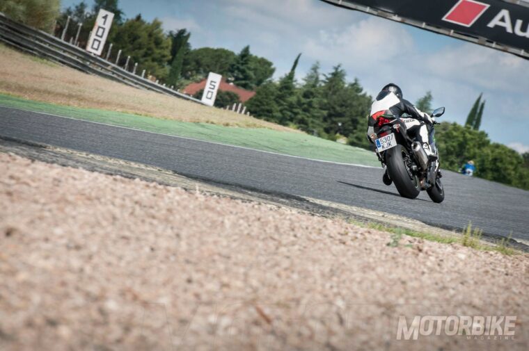 Kawasaki-ZX-10R-SE-2018-pruebaMBK03