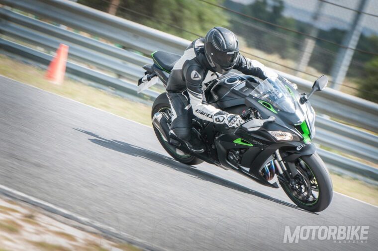 Kawasaki-ZX-10R-SE-2018-pruebaMBK08