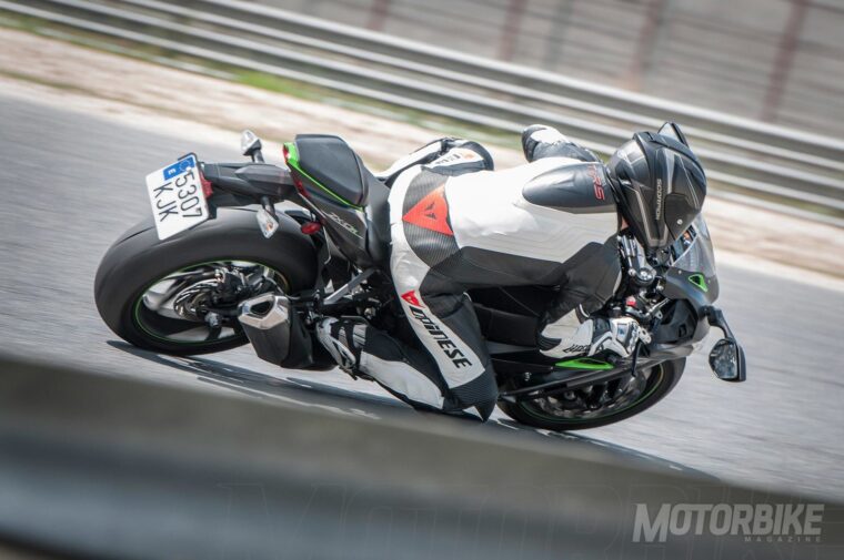 Kawasaki-ZX-10R-SE-2018-pruebaMBK13