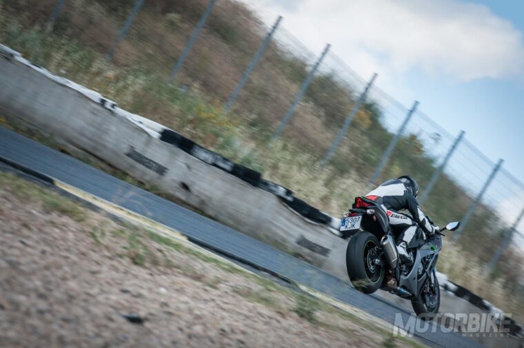 Kawasaki-ZX-10R-SE-2018-pruebaMBK22