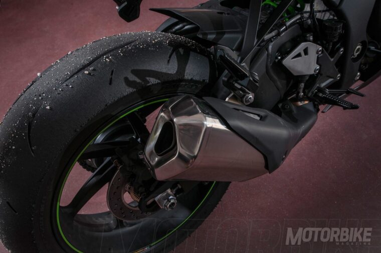 Kawasaki-ZX-10R-SE-2018-pruebaMBK23