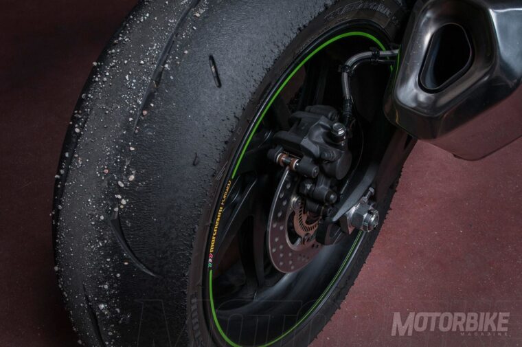 Kawasaki-ZX-10R-SE-2018-pruebaMBK37