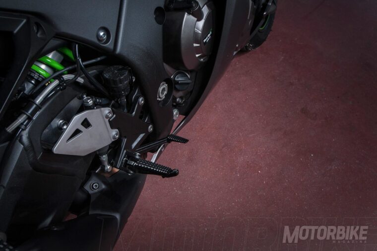 Kawasaki-ZX-10R-SE-2018-pruebaMBK38