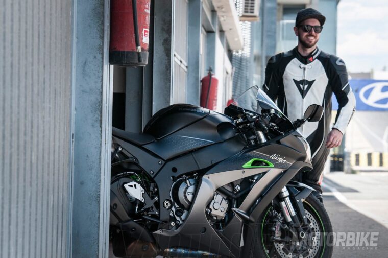 Kawasaki-ZX-10R-SE-2018-pruebaMBK51