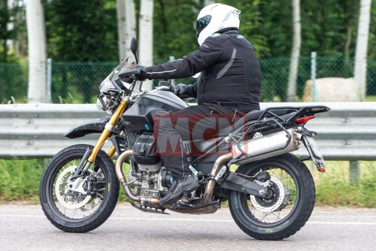 Moto-Guzzi-V85-bikeleaks-espia-03